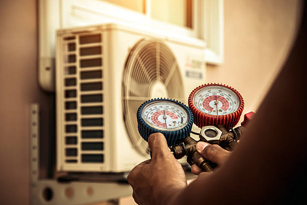 Professional Ac Installation technician working in Needville, TX